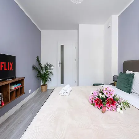 Lush Flat In Center * Łódź